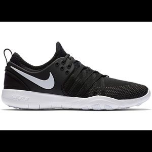 Nike Women’s Free TR 7 Tennis shoes
